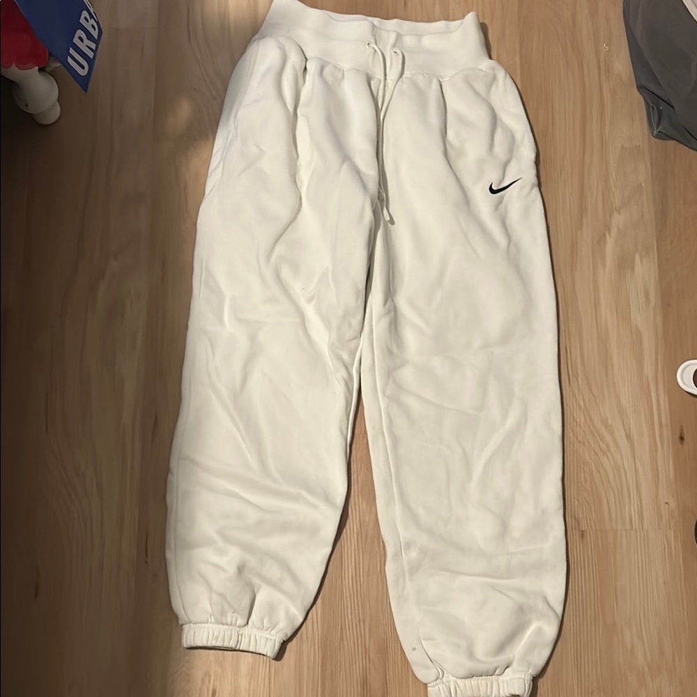 Nike woman’s Ivory Joggers